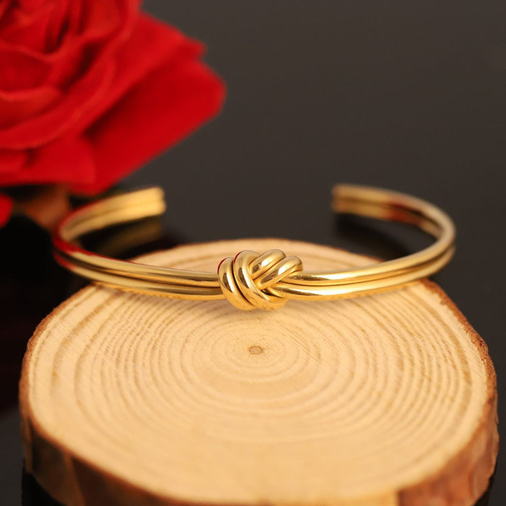 Timeless Knot Bracelet